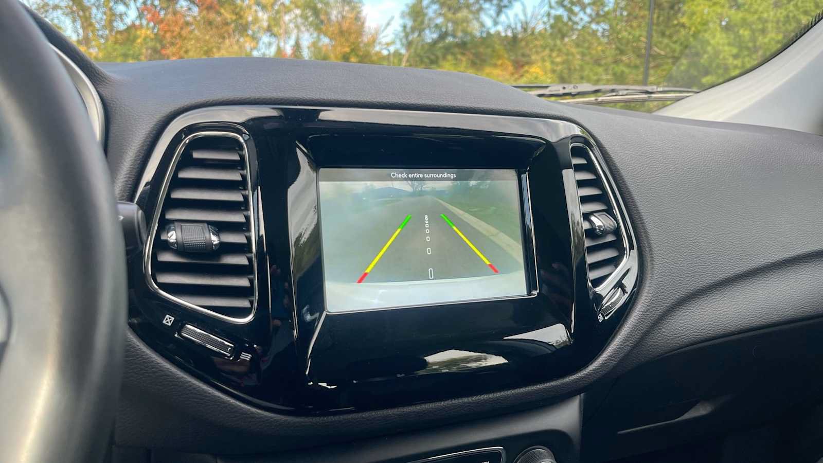 Used 2018 Jeep Compass Latitude w/ Popular Equipment Group FWD image 43