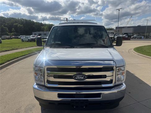 New 2026 Ford E-350 and Econoline 350 Super Duty w/ Power Equipment Group RWD image 10