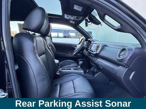 Used 2023 Toyota Tacoma TRD Off-Road w/ TRD Premium Off Road Package image 25