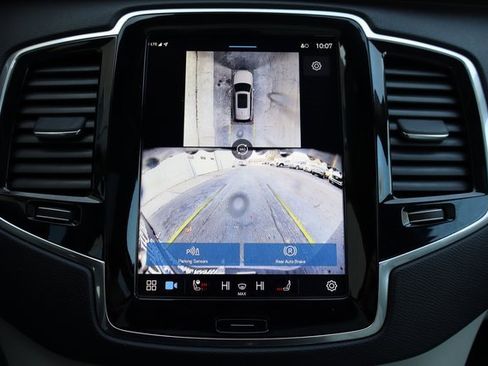 Used 2025 Volvo XC90 B6 Plus w/ Protection Package Premier image 8