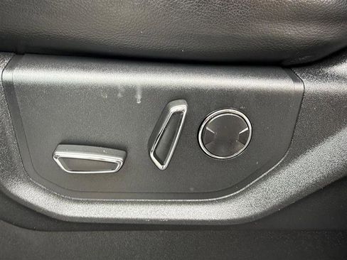 Used 2019 Ford F250 Lariat w/ Lariat Value Package image 32