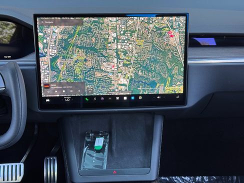 Used 2023 Tesla Model X AWD/4WD image 21