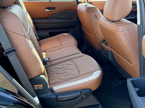 New 2026 Nissan Pathfinder Platinum w/ Cargo Package AWD/4WD image 26
