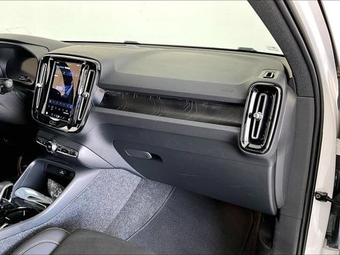 Used 2023 Volvo XC40 Recharge Ultimate AWD/4WD image 19