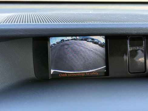 Used 2013 Toyota Sienna LE image 28