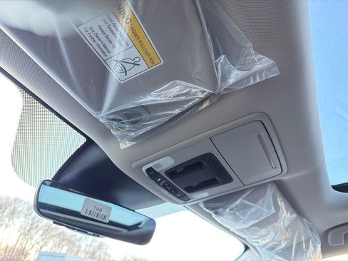 New 2025 Honda Pilot Touring image 35