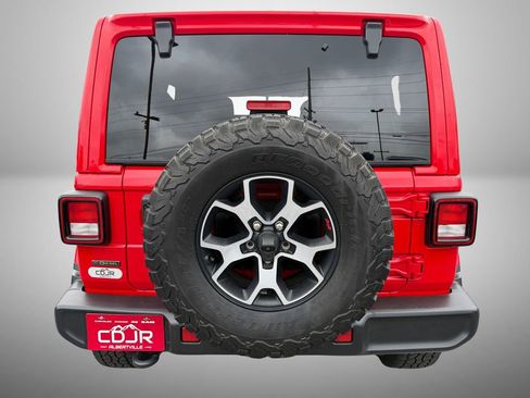 Used 2021 Jeep Wrangler Unlimited Sahara AWD/4WD image 9