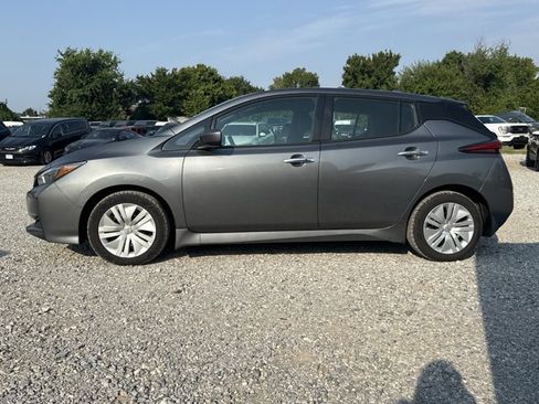 Certified 2025 Nissan Leaf S FWD image 3