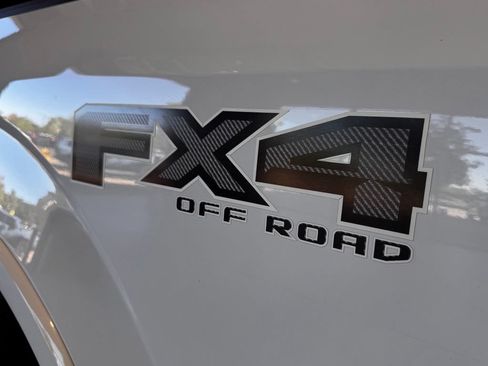 Used 2018 Ford F150 XLT w/ Equipment Group 302A Luxury AWD/4WD image 8