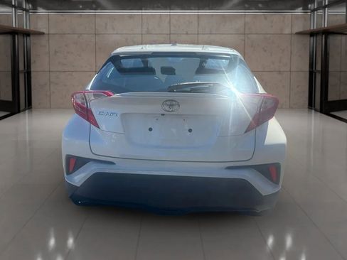 Used 2018 Toyota C-HR XLE image 6