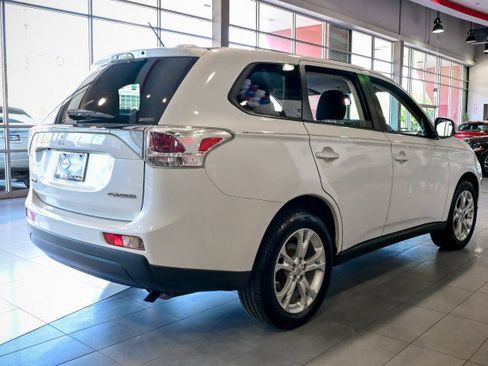 Used 2014 Mitsubishi Outlander SE AWD/4WD image 5
