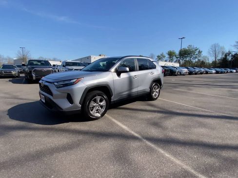 Used 2024 Toyota RAV4 XLE AWD/4WD image 7