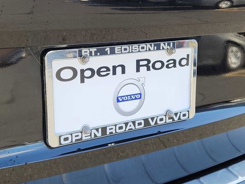 Certified 2024 Volvo XC60 T8 Ultimate w/ Protection Package Premier image 50