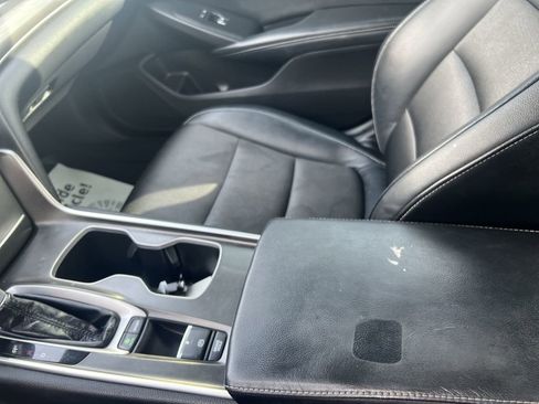 Used 2018 Honda Accord Sport image 18