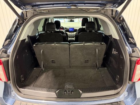 Used 2020 Ford Explorer XLT w/ Equipment Group 202A AWD/4WD image 40