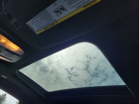 Used 2022 Dodge Durango R/T w/ Hemi Orange Plus Package AWD/4WD image 13