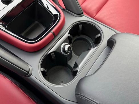 Used 2026 Porsche Cayenne image 22