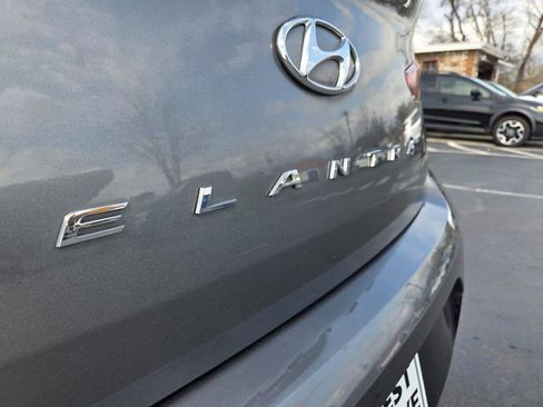 Used 2019 Hyundai Elantra SEL image 8