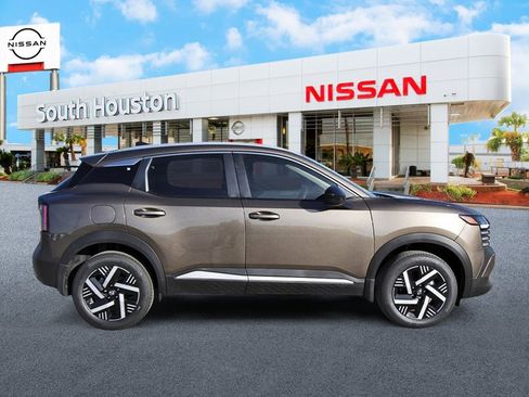 New 2026 Nissan Kicks SV w/ SV Premium Package image 5