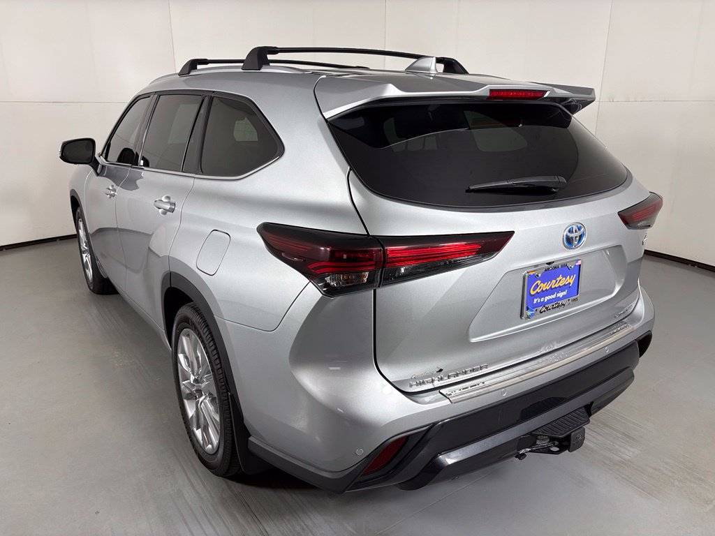 Used 2024 Toyota Highlander Limited AWD/4WD image 6