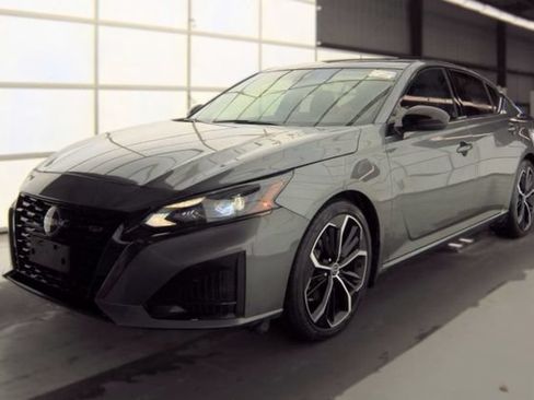 Used 2023 Nissan Altima 2.5 SR w/ SR Premium Package FWD image 1