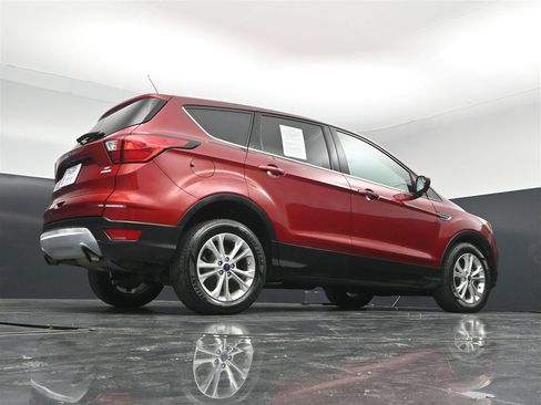 Used 2019 Ford Escape SE FWD image 31