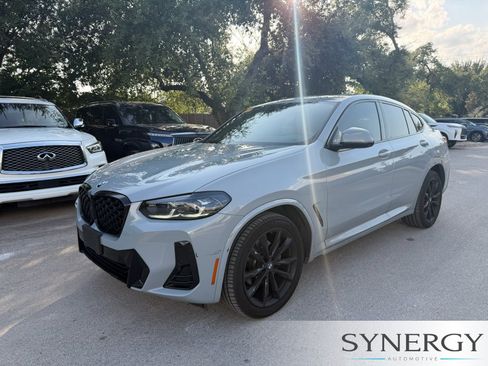 Used 2025 BMW X4 xDrive30i AWD/4WD image 1