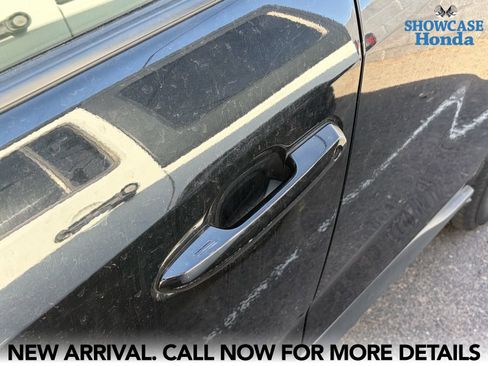 Used 2019 Toyota RAV4 XLE w/ Carpet Mat Package FWD image 10