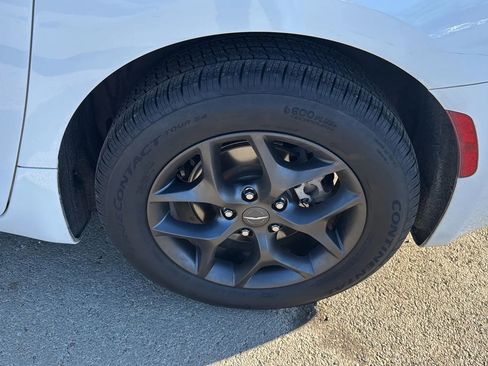 Used 2020 Chrysler Pacifica Touring w/ S Appearance Package image 24