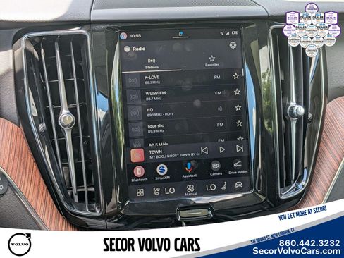 Certified 2024 Volvo XC60 B5 Plus w/ Protection Package Premier AWD/4WD image 24