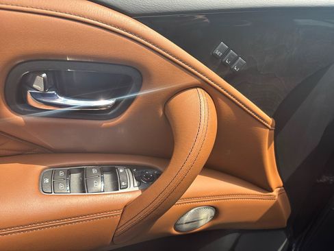 Used 2021 INFINITI QX80 Sensory w/ All-Season Package AWD/4WD image 18