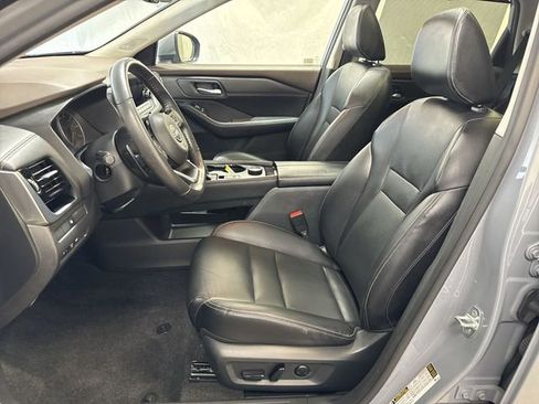 Used 2023 Nissan Rogue SL w/ SL Premium Package image 10