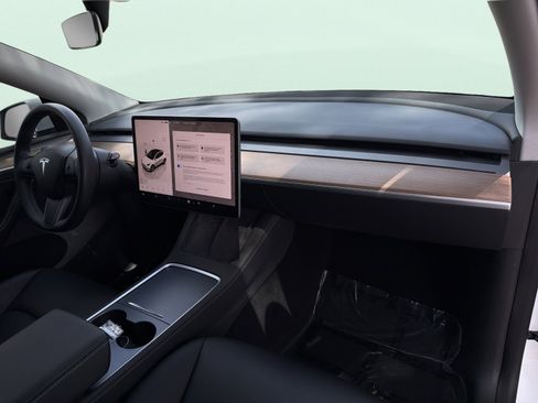 Used 2023 Tesla Model Y Long Range AWD/4WD image 39