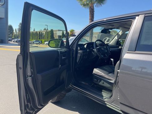 Used 2021 Toyota 4Runner TRD Pro AWD/4WD image 5