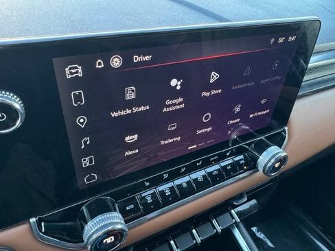 Certified 2024 GMC Canyon AT4 AWD/4WD image 2