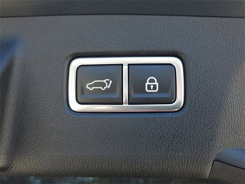 Certified 2023 Kia Sorento SX Prestige image 7