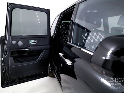 New 2026 Rolls-Royce Cullinan image 31