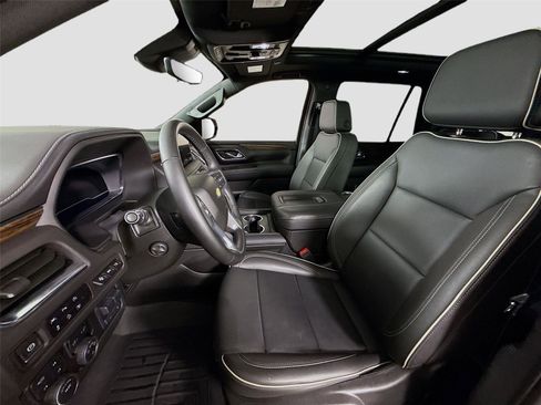 Used 2024 Chevrolet Tahoe Premier w/ Premium Package image 16