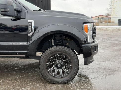 Used 2019 Ford F350 Platinum w/ Platinum Ultimate Package image 4