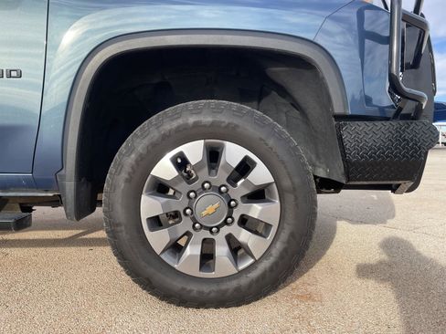 Used 2024 Chevrolet Silverado 2500 Custom w/ Custom Value Package image 39