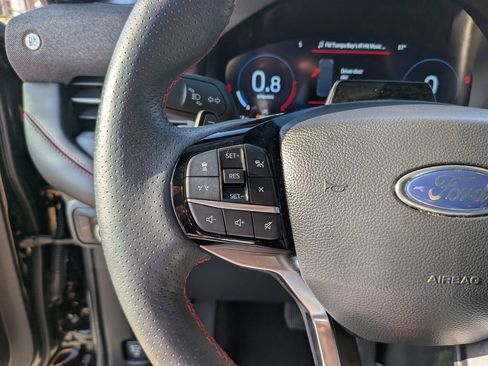 Used 2025 Ford Explorer ST RWD image 31