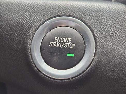 Used 2023 GMC Terrain SLT w/ Tech Package image 25