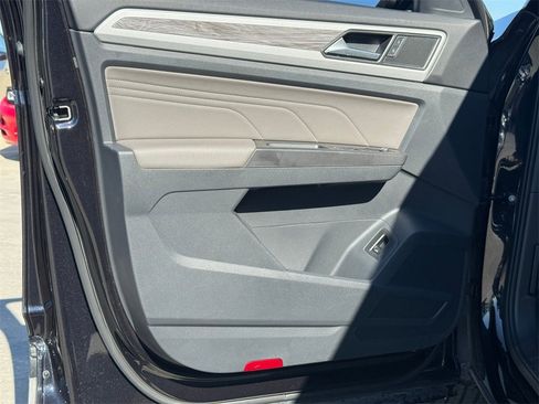 Used 2022 Volkswagen Atlas Cross Sport SE w/ Panoramic Sunroof Package image 20