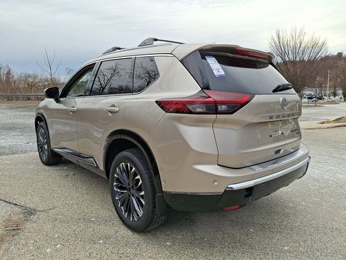 New 2026 Nissan Rogue Platinum image 3