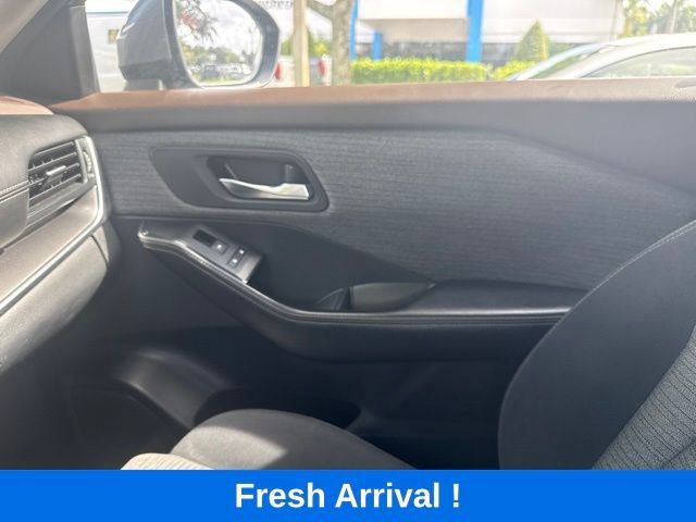Used 2023 Nissan Rogue SV FWD image 11