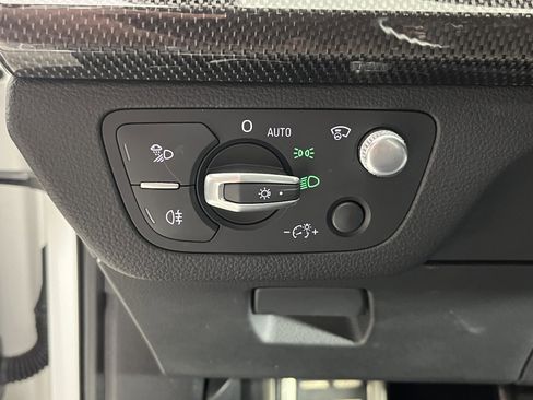 Used 2018 Audi SQ5 Prestige w/ Prestige Package image 21