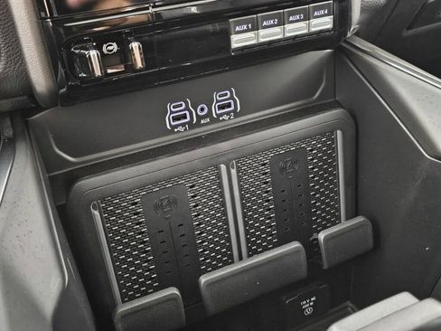 New 2026 RAM 3500 Laramie AWD/4WD image 30