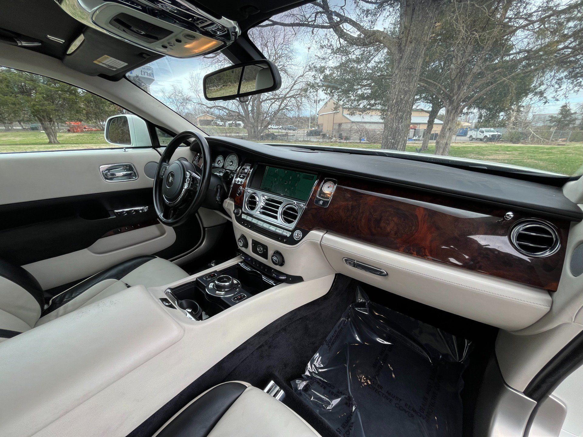 Used 2016 Rolls-Royce Wraith RWD image 30