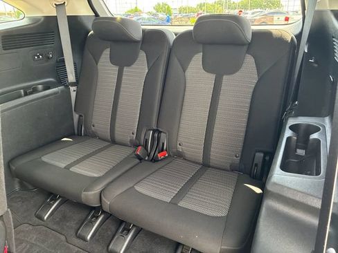Used 2021 Kia Sorento LX FWD image 16