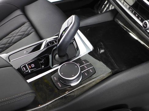 Used 2022 BMW 530i w/ Convenience Package image 15